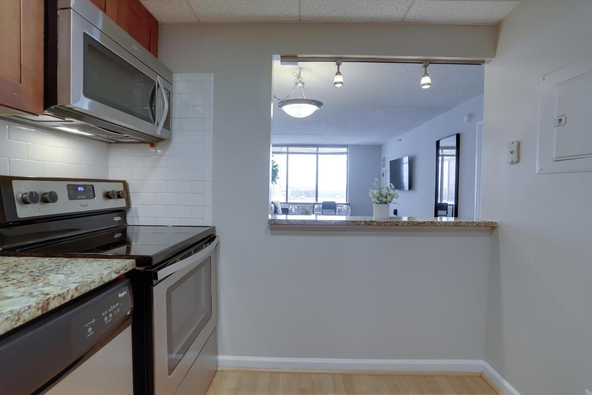 Unique In A Great Pentagon Location Apartment *