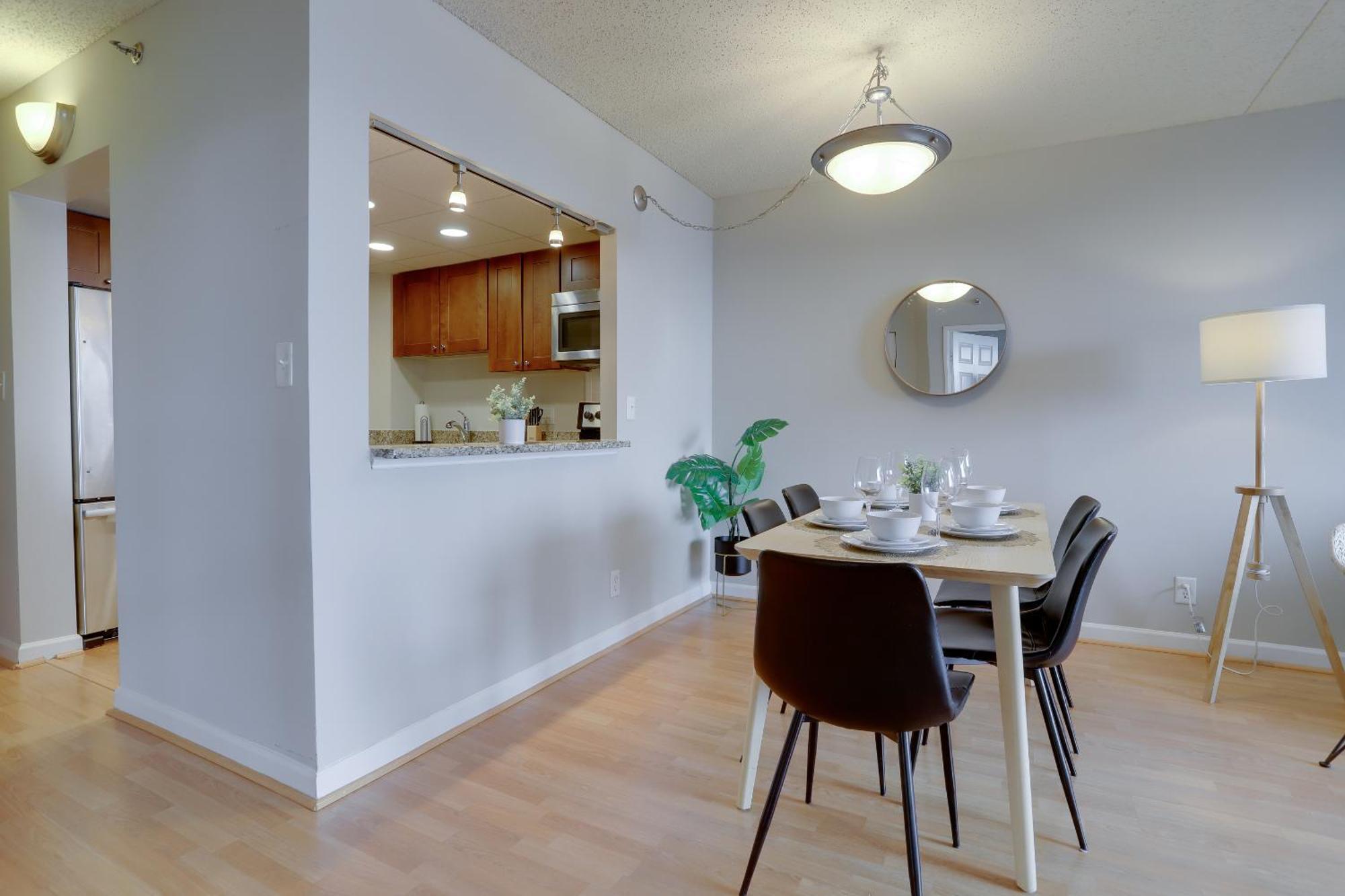 Unique In A Great Pentagon Location Apartment